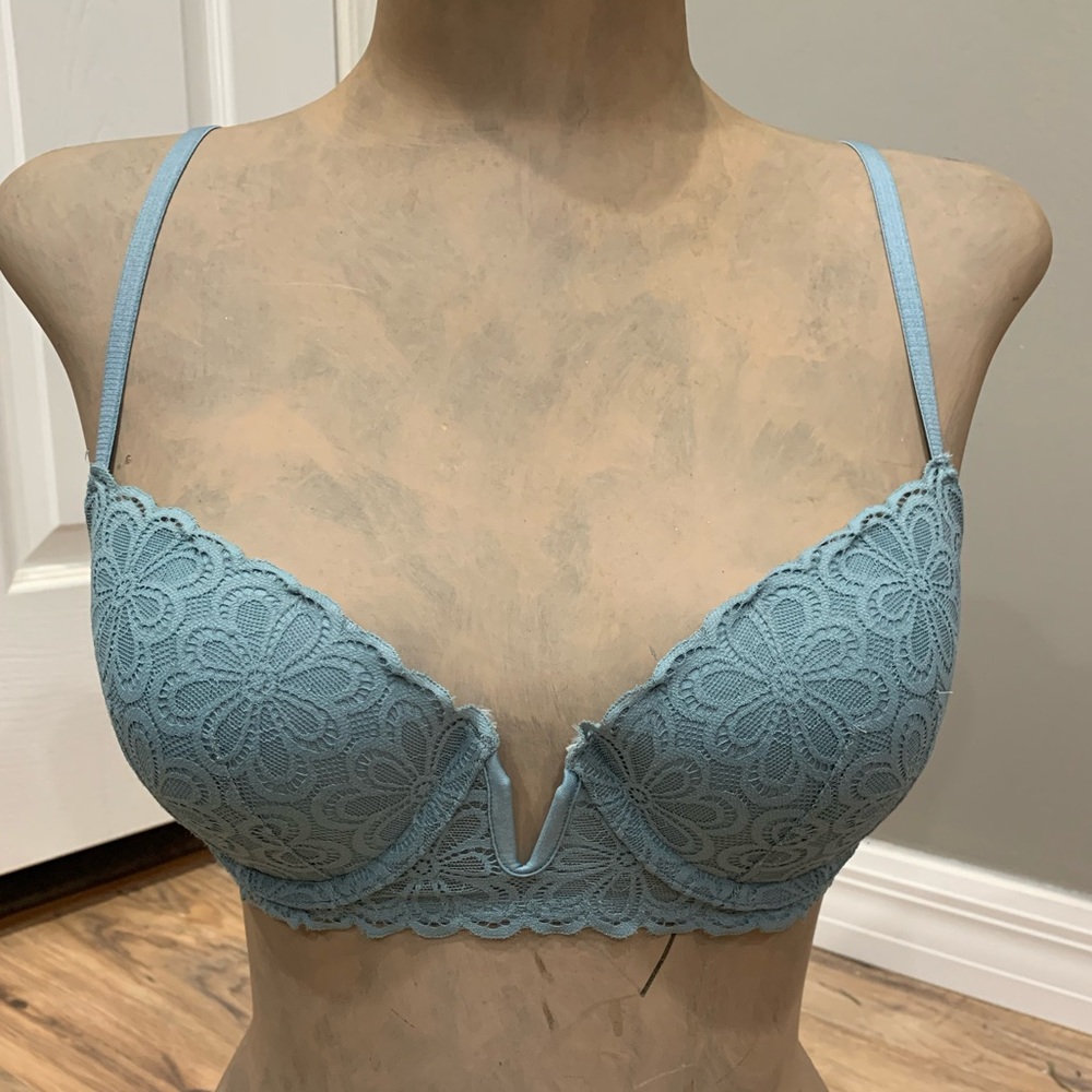 Gilly Hicks by Hollister Demi Bra